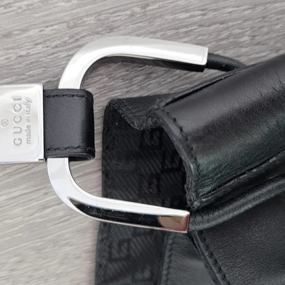 GUCCI Drawstring Bucket Bag - Picture 6 of 8